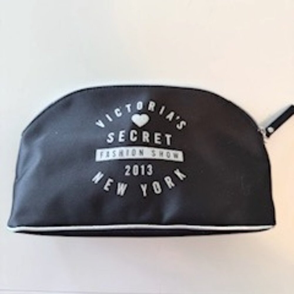Victoria's Secret RARE Fashion Show 2013 New York Makeup Case w/ Brushes, Black